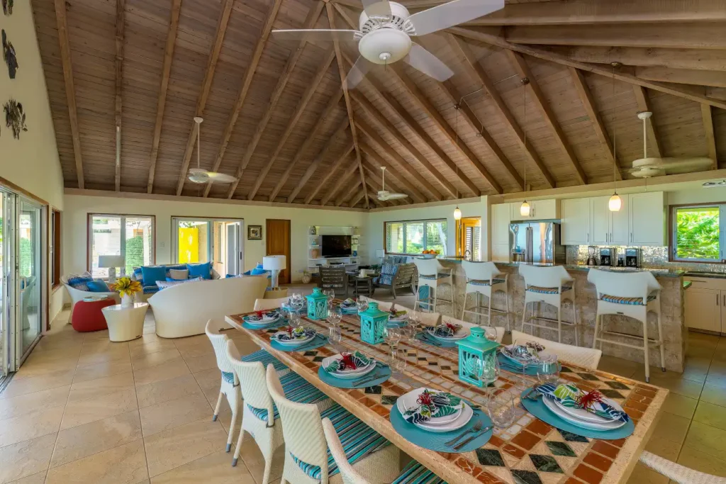 Beachcombe living and dining areas