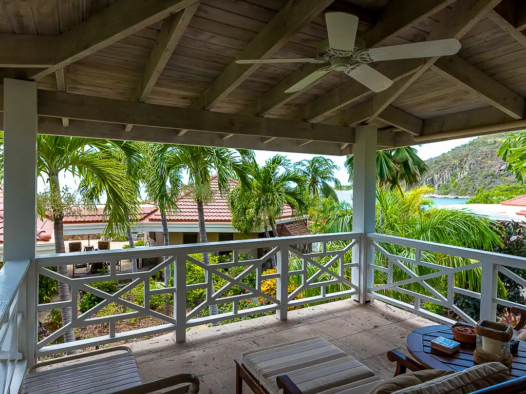 Sea Fans' covered balcony