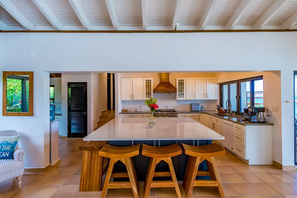 Rainbows End dining area and kitchen